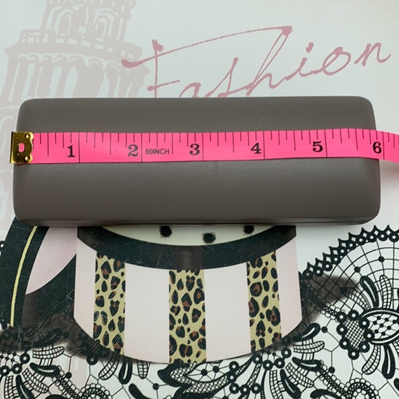 FREE BCBGMaxazria Eyeglasses Hardcase - Picture 7 of 8